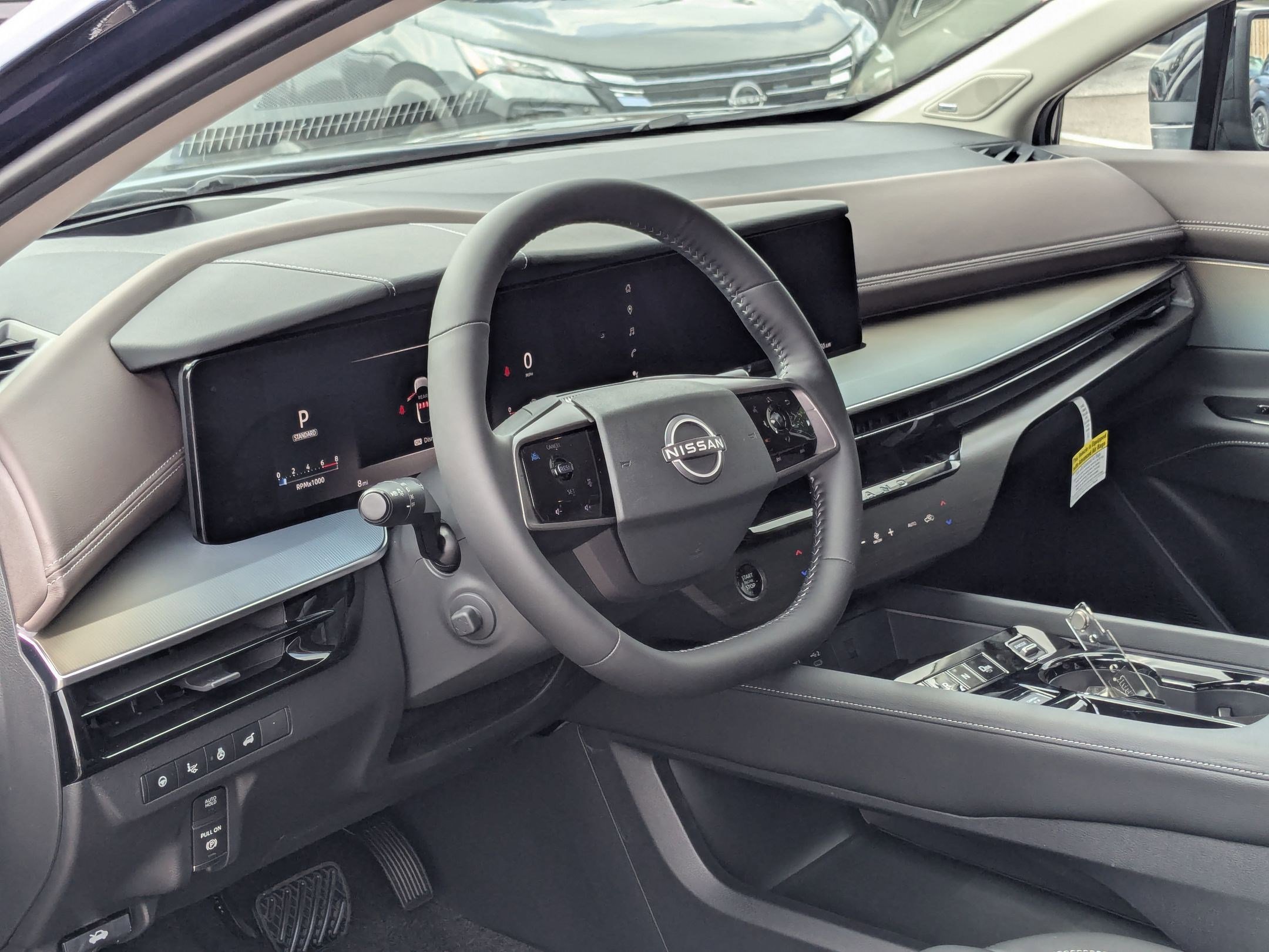 2025 Nissan Murano Platinum photo 2