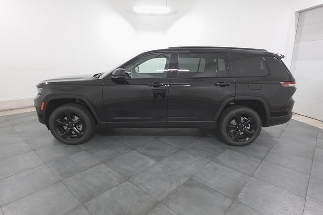 2025 Jeep Grand Cherokee Limited photo 2
