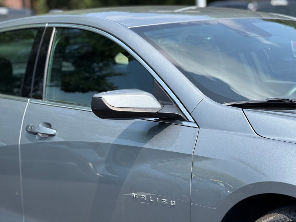 2023 Chevrolet Malibu 1LT photo 6