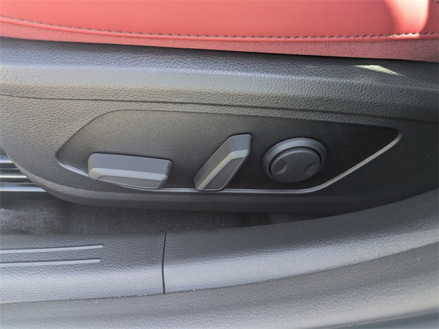 2025 Kia K5 GT-Line photo 18