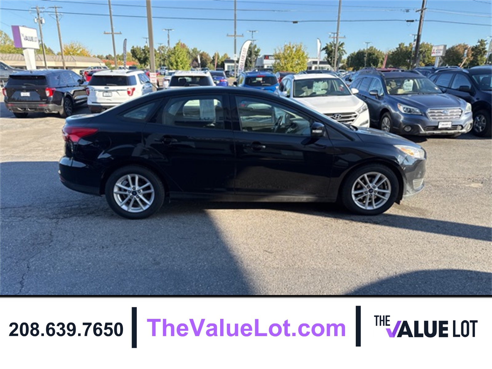 2017 Ford Focus SE photo 2