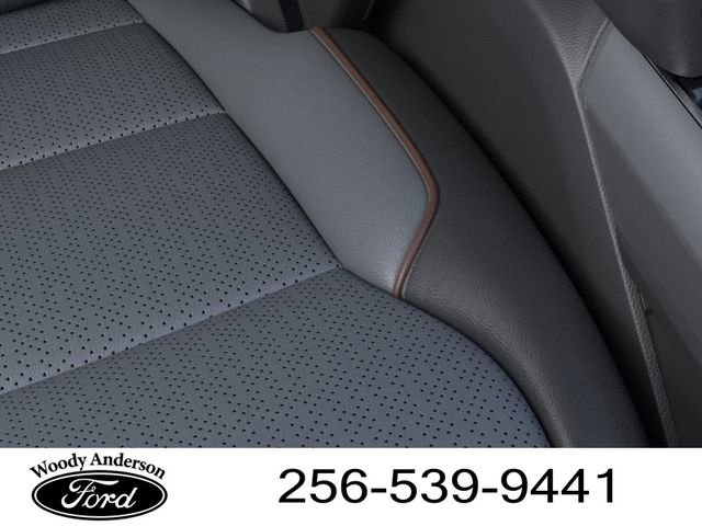 2025 Ford F-150 Lightning Lariat photo 16