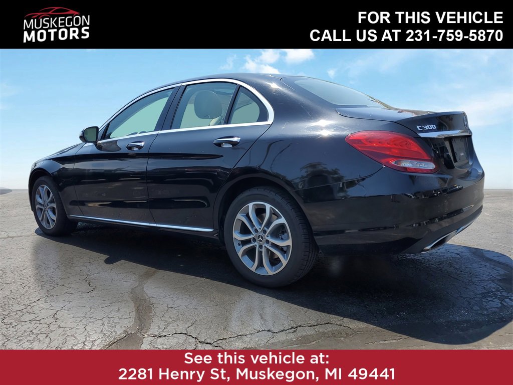 2017 Mercedes Benz C 300 4MATIC photo 4