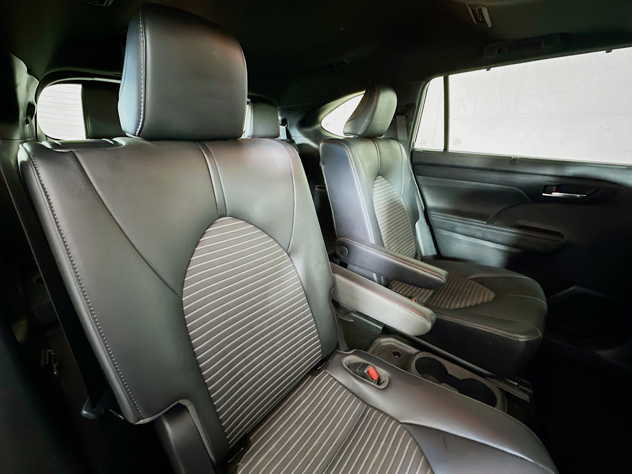 2021 Toyota Highlander XSE photo 22