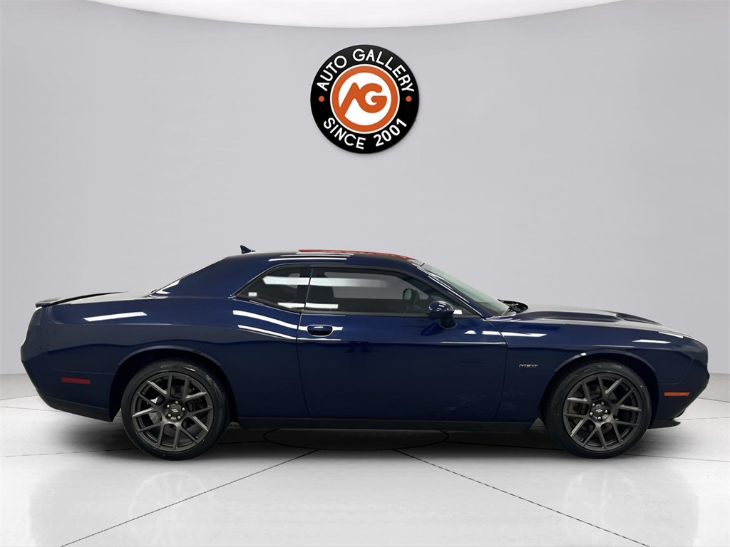 2017 Dodge Challenger R/T photo 8