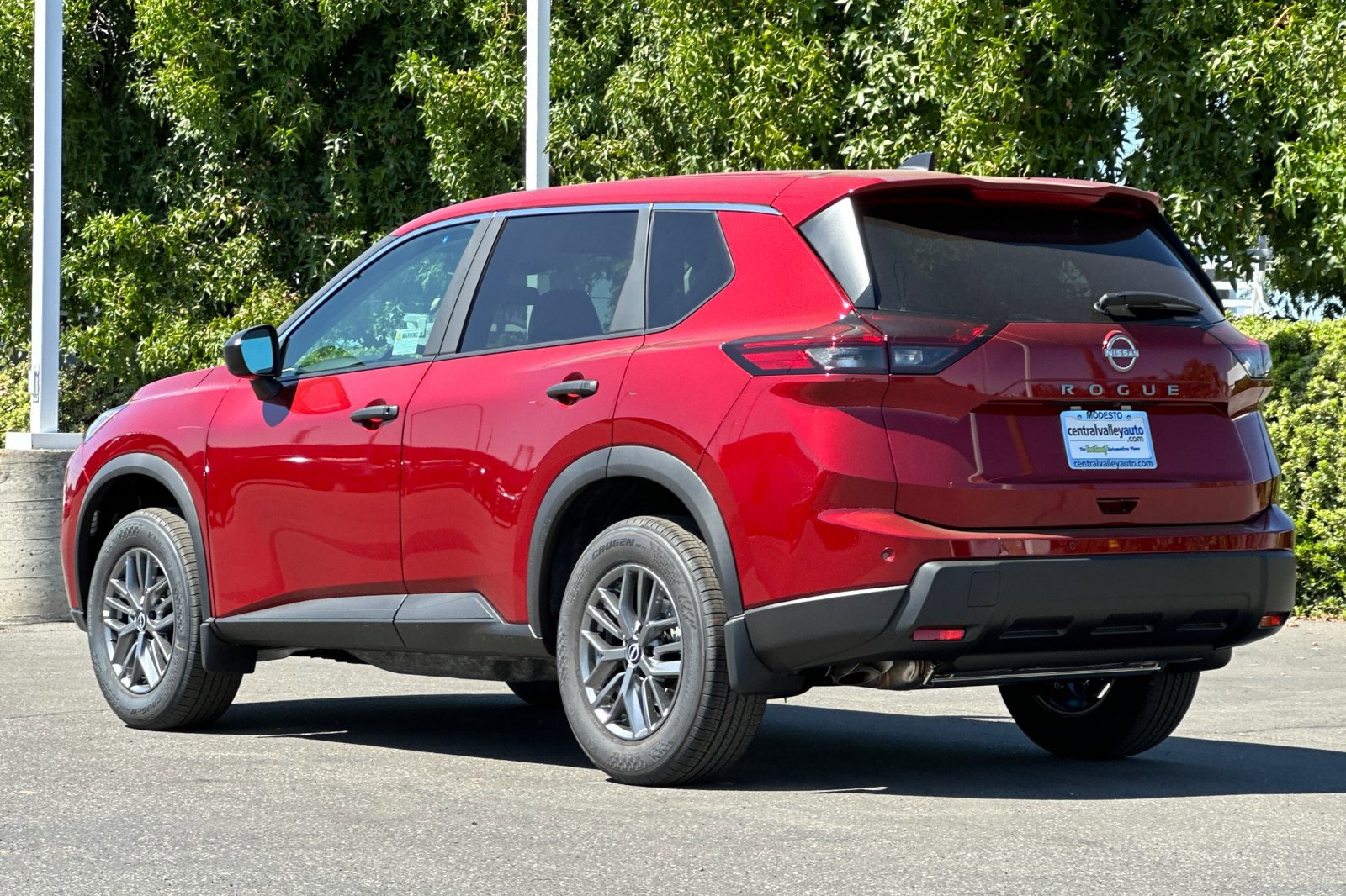 2026 Nissan Rogue S photo 2