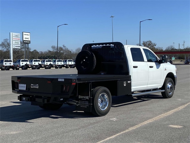 2024 Ram 3500 Tradesman photo 3