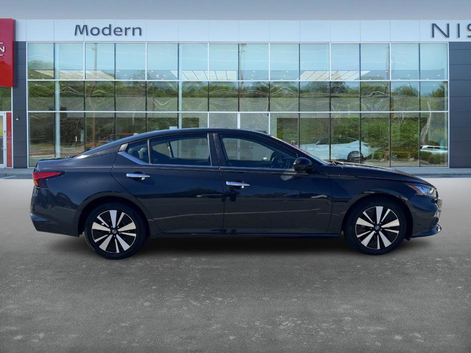 2022 Nissan Altima 2.5 SV photo 4