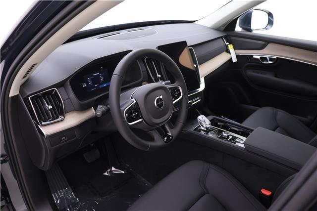2026 Volvo XC90 B5 Plus photo 6