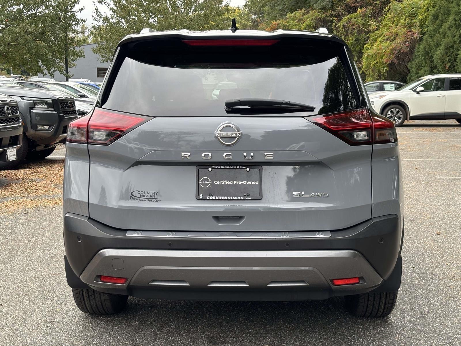 2022 Nissan Rogue SL photo 4