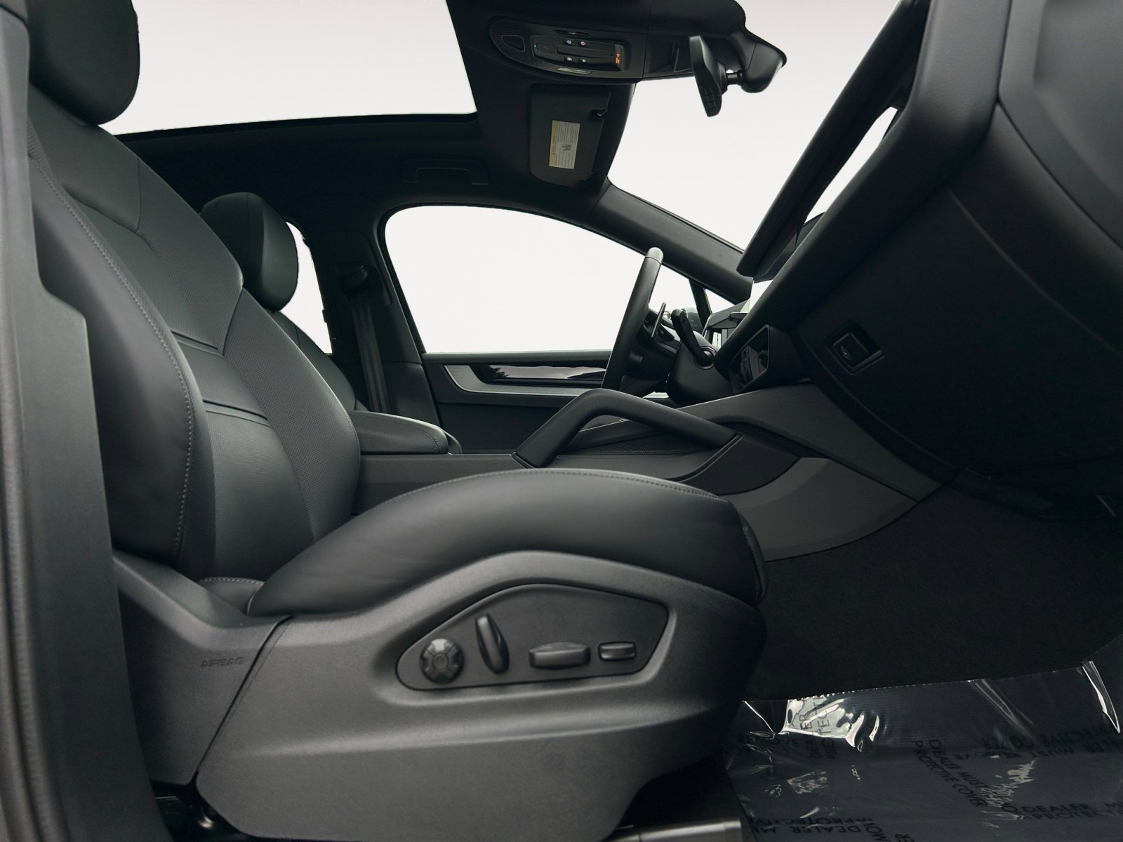 2025 Porsche Cayenne Coupe Base photo 15