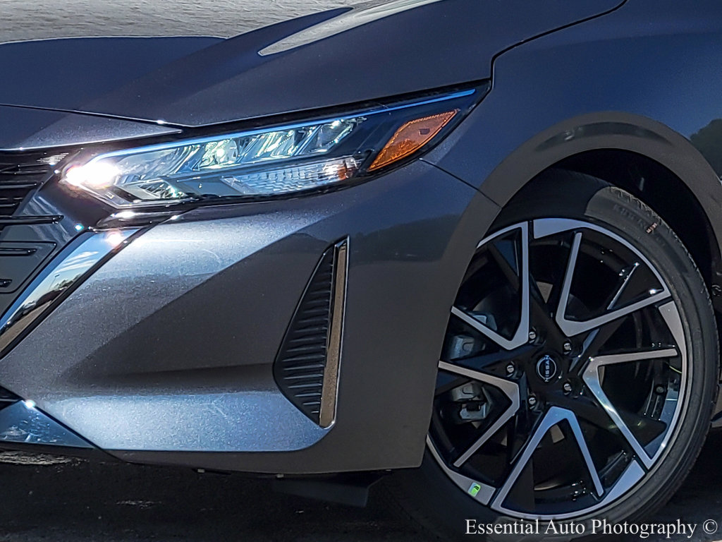 2025 Nissan Sentra SR photo 3