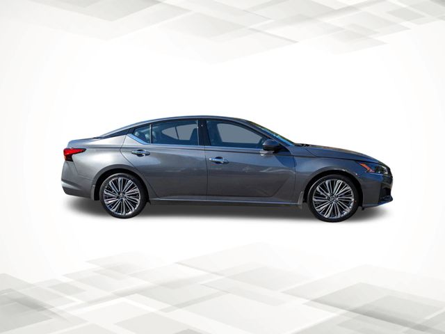 2025 Nissan Altima SL photo 2