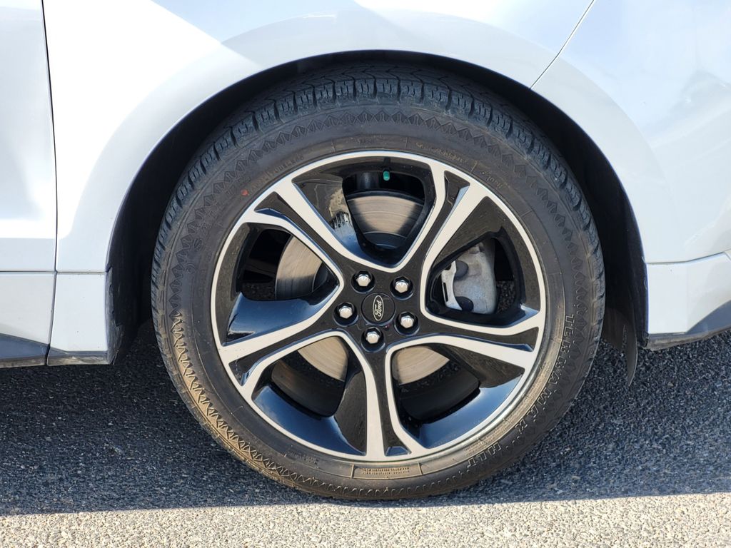 2020 Ford Edge ST photo 22