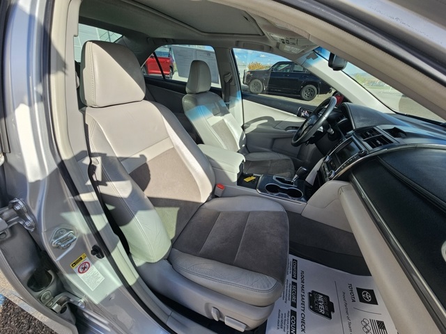 2012 Toyota Camry Hybrid XLE photo 21
