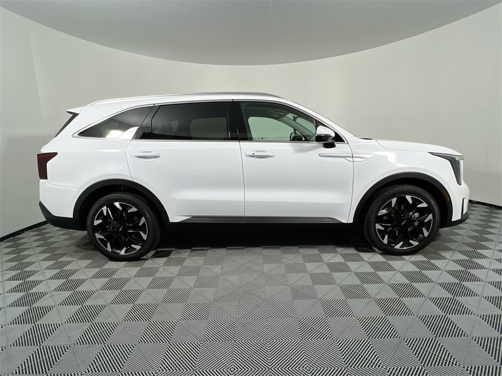 2026 Kia Sorento EX photo 2