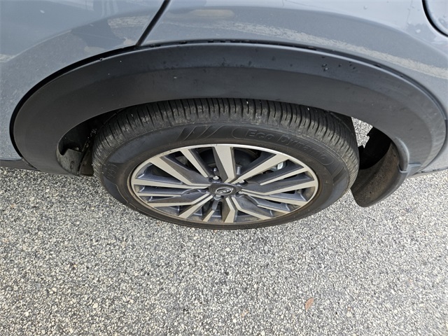 2023 Nissan Kicks SV photo 2