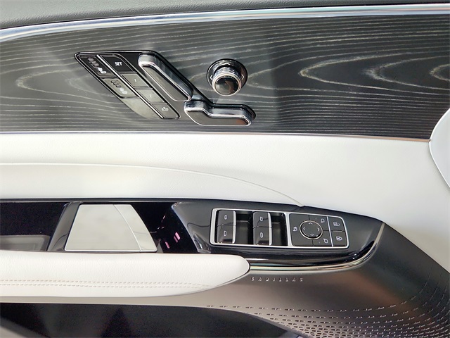 2024 Cadillac Lyriq Sport photo 31