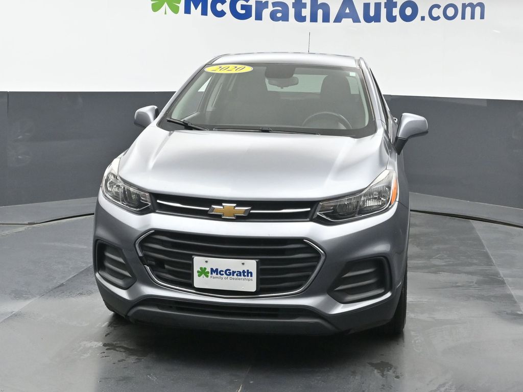 2020 Chevrolet Trax LS photo 2