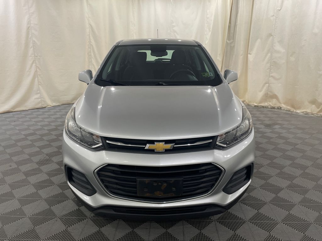 Used 2018 Chevrolet Trax LS with VIN KL7CJNSB6JB567354 for sale in Clarksburg, WV