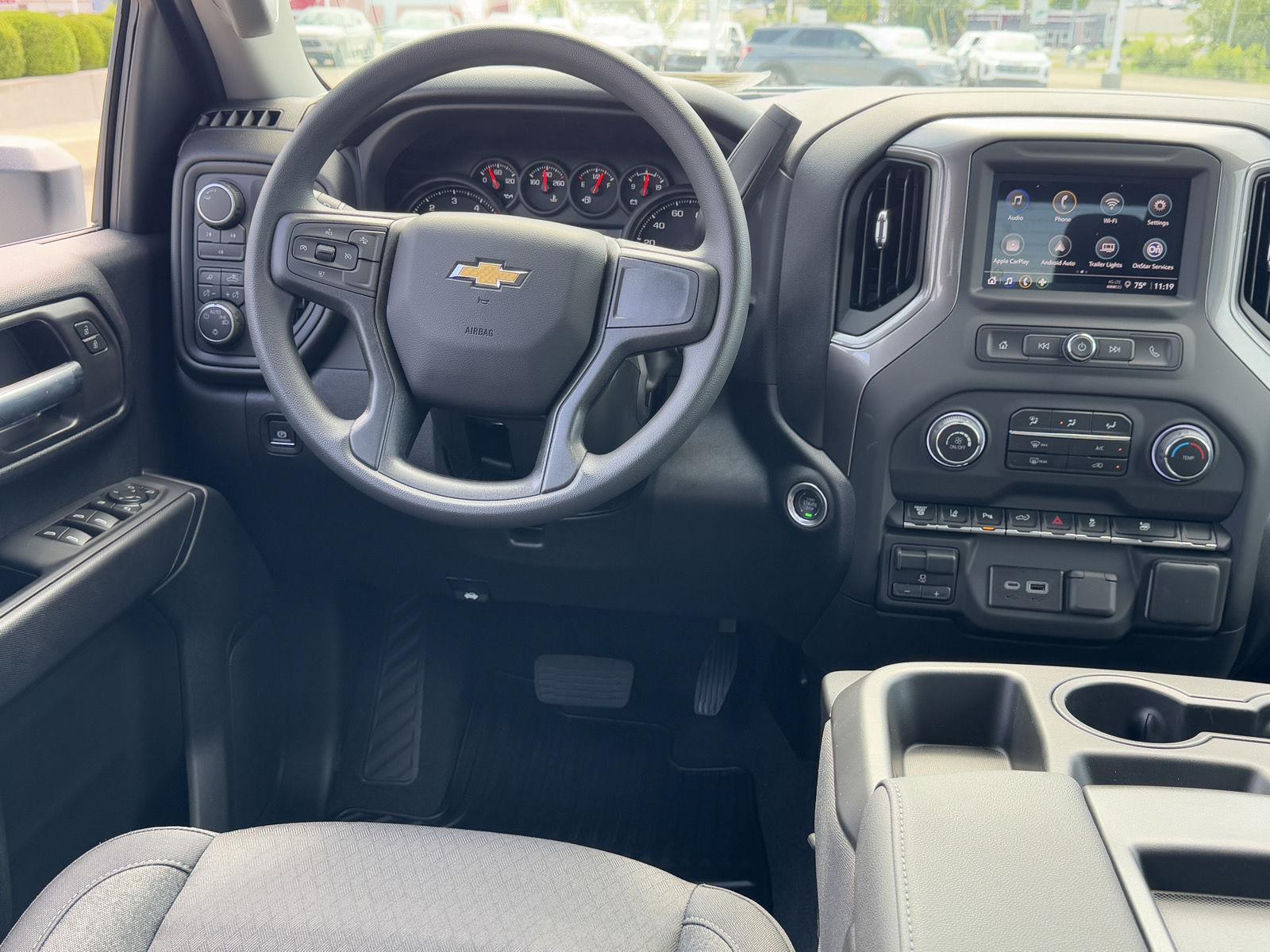 2025 Chevrolet Silverado 2500HD Custom photo 31
