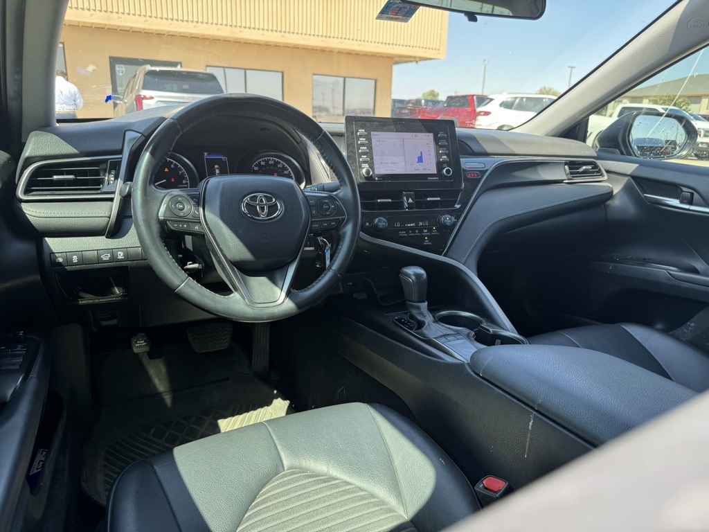 2022 Toyota Camry SE photo 2