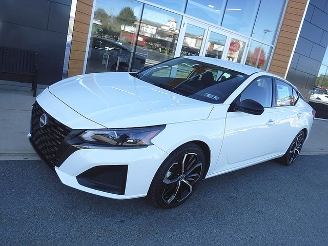 2023 Nissan Altima SR