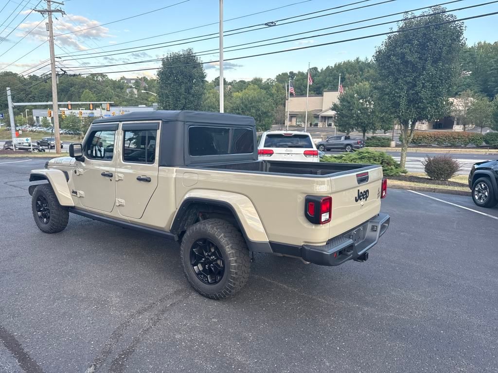 2022 Jeep Gladiator Sport photo 3