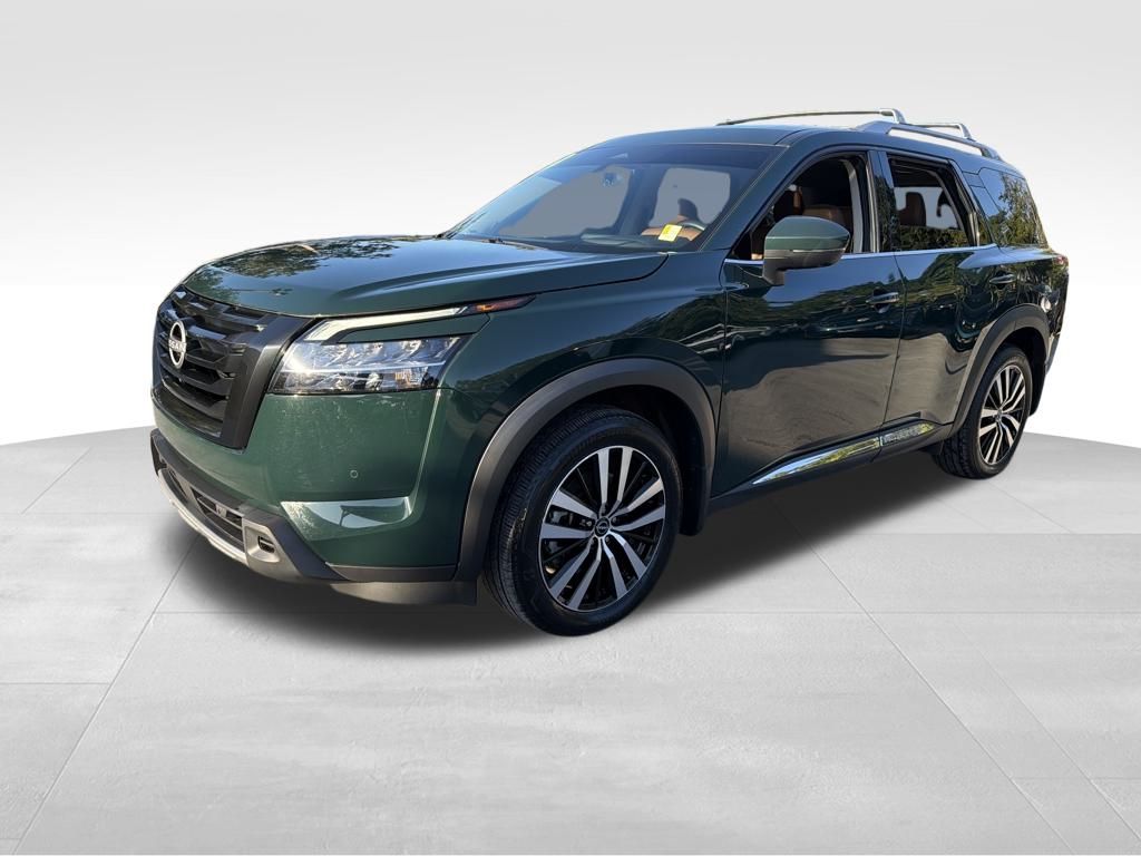 2023 Nissan Pathfinder Platinum photo 3