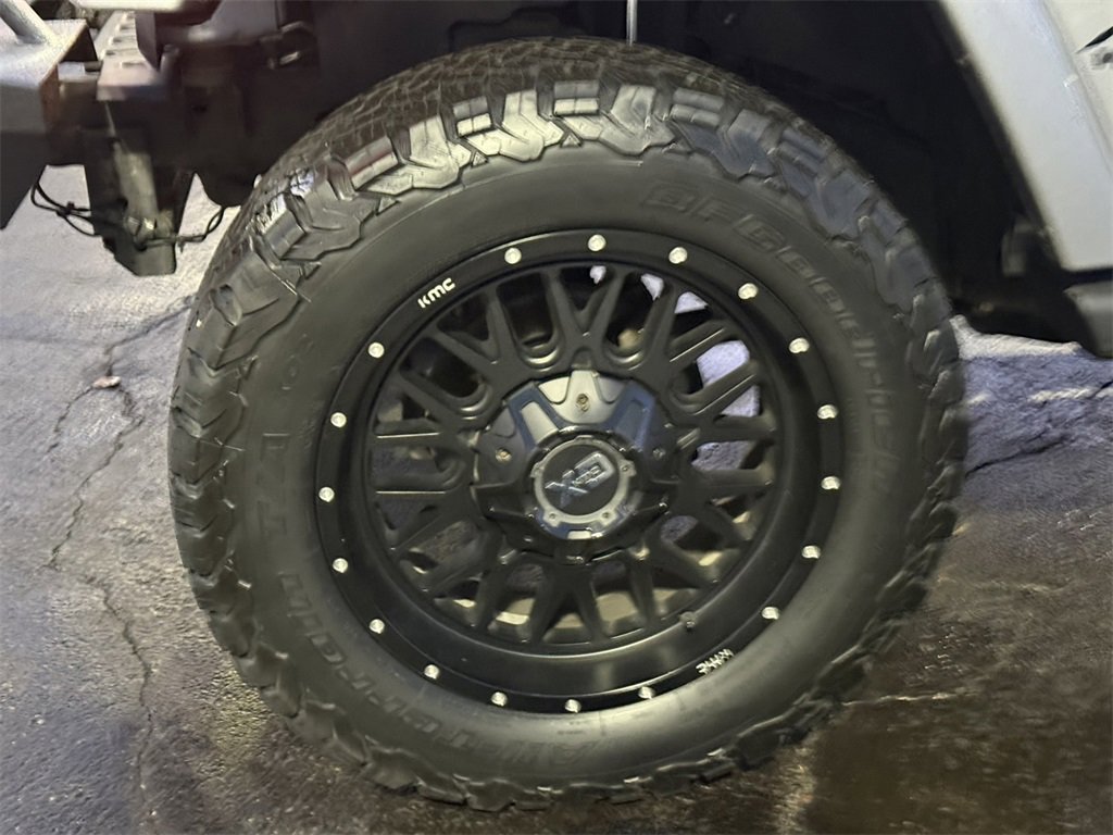 2017 JEEP WRANGLER - Image 10