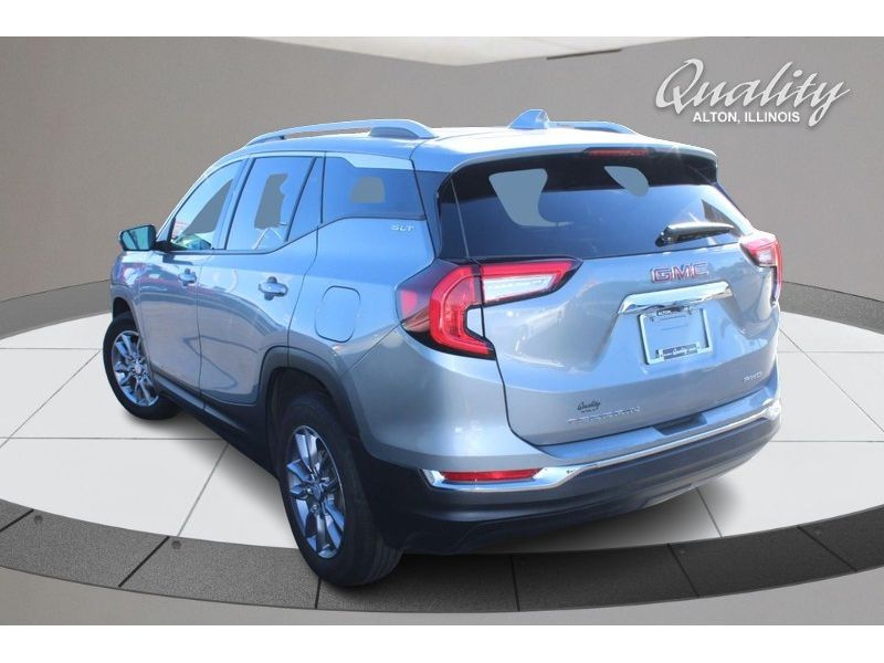 2024 Gmc Terrain SLT photo 3