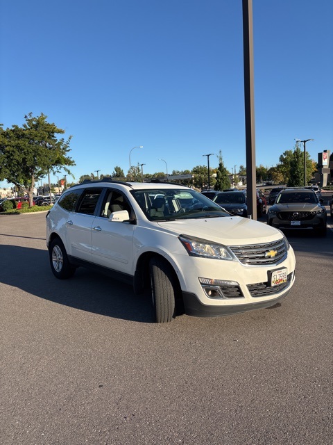 2014 Chevrolet Traverse 1LT photo 2