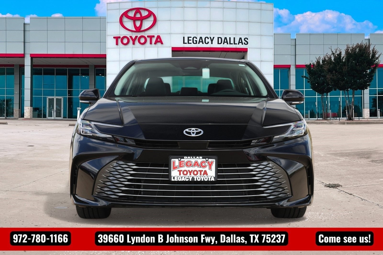 2026 Toyota Camry XLE photo 3