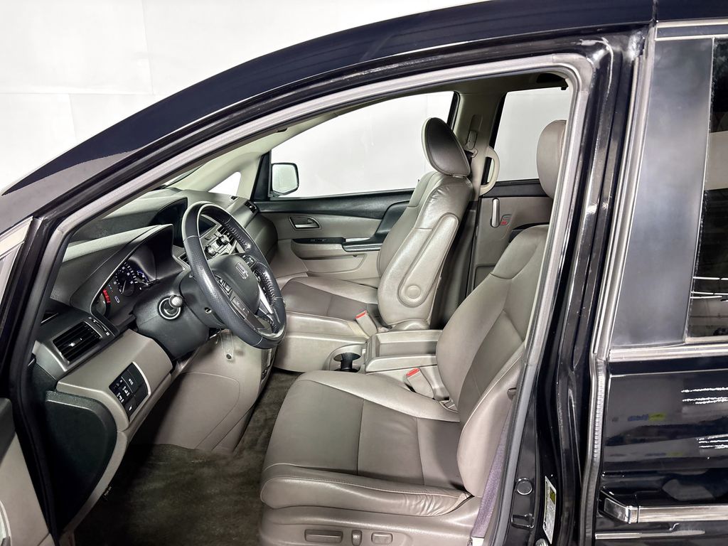 2013 Honda Odyssey EX-L photo 11
