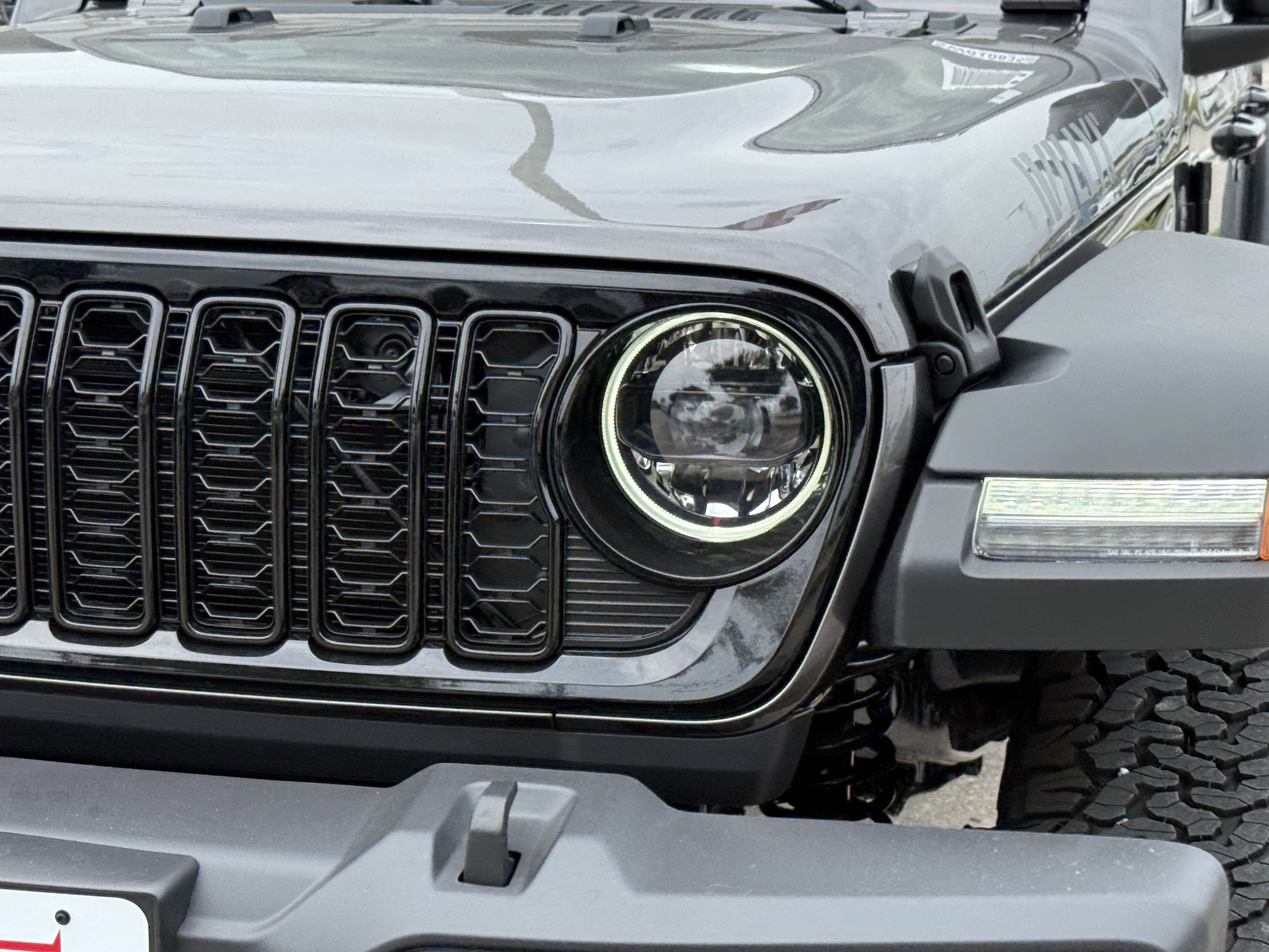 2025 Jeep Wrangler Willys photo 4