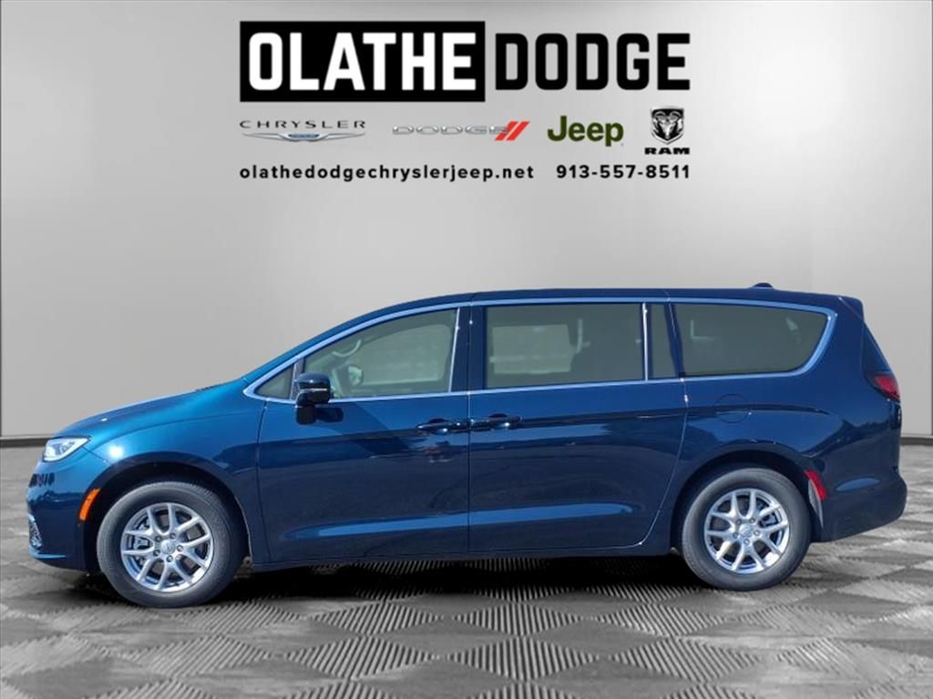 2025 Chrysler Pacifica photo 15