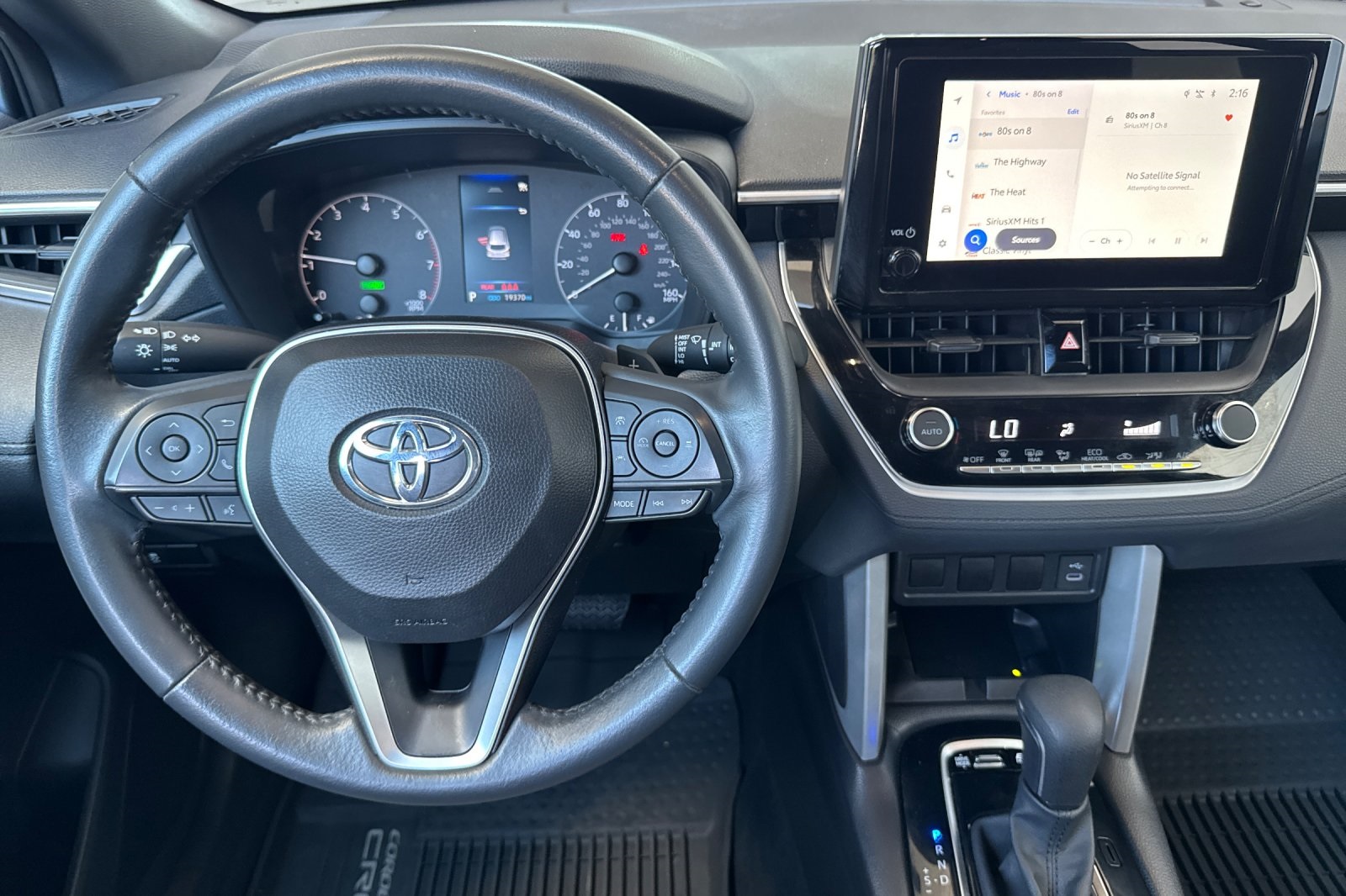 2024 Toyota Corolla Cross Hybrid SE photo 16