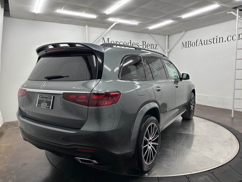 2026 Mercedes Benz GLS 450 4MATIC photo 2