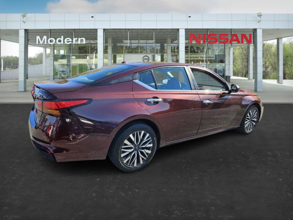 2024 Nissan Altima 2.5 SV photo 4