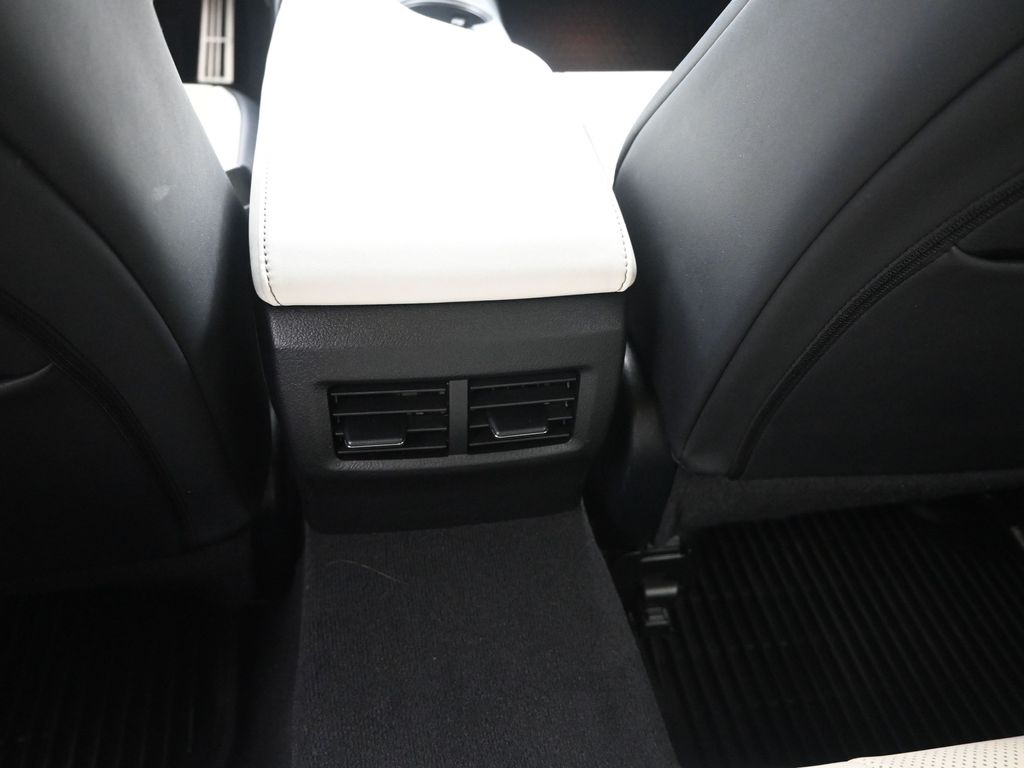 2021 Lexus IS 350 F SPORT photo 14