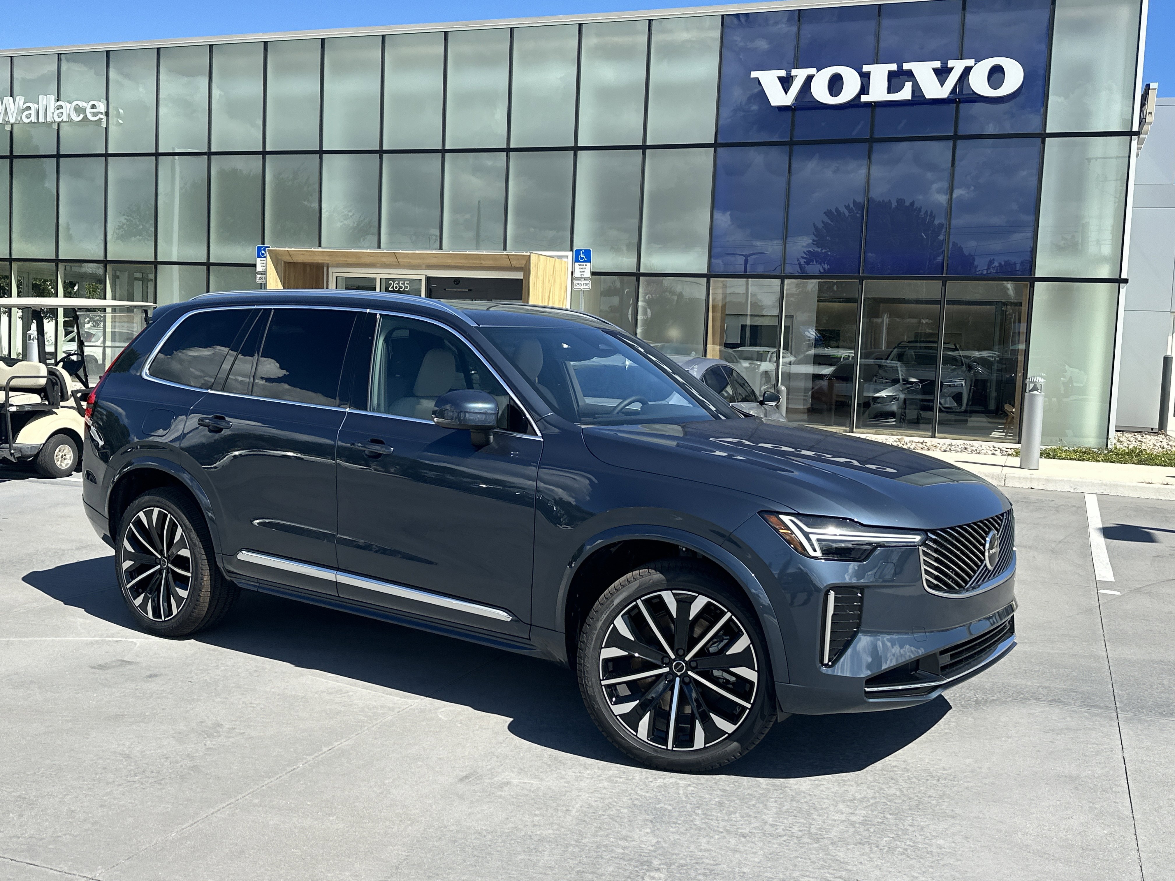 2026 Volvo XC90 Core's photo