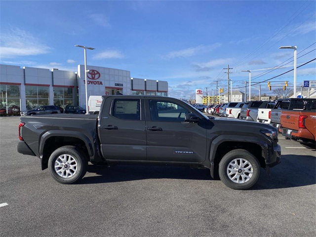 2025 Toyota Tacoma SR5 4x4 Double Cab photo 2