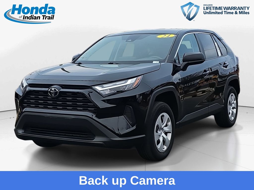 2024 Toyota RAV4 LE's photo