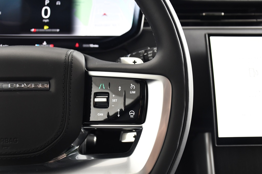 2025 Land Rover Range Rover SE photo 27