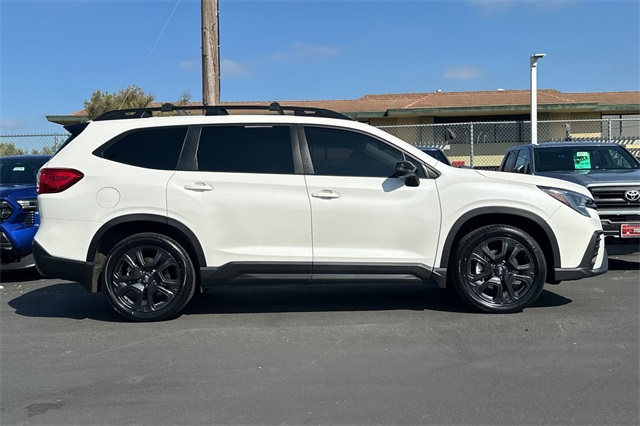 2023 Subaru Ascent Onyx Edition photo 3