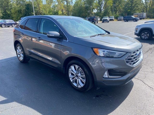 2024 Ford Edge Titanium photo 3