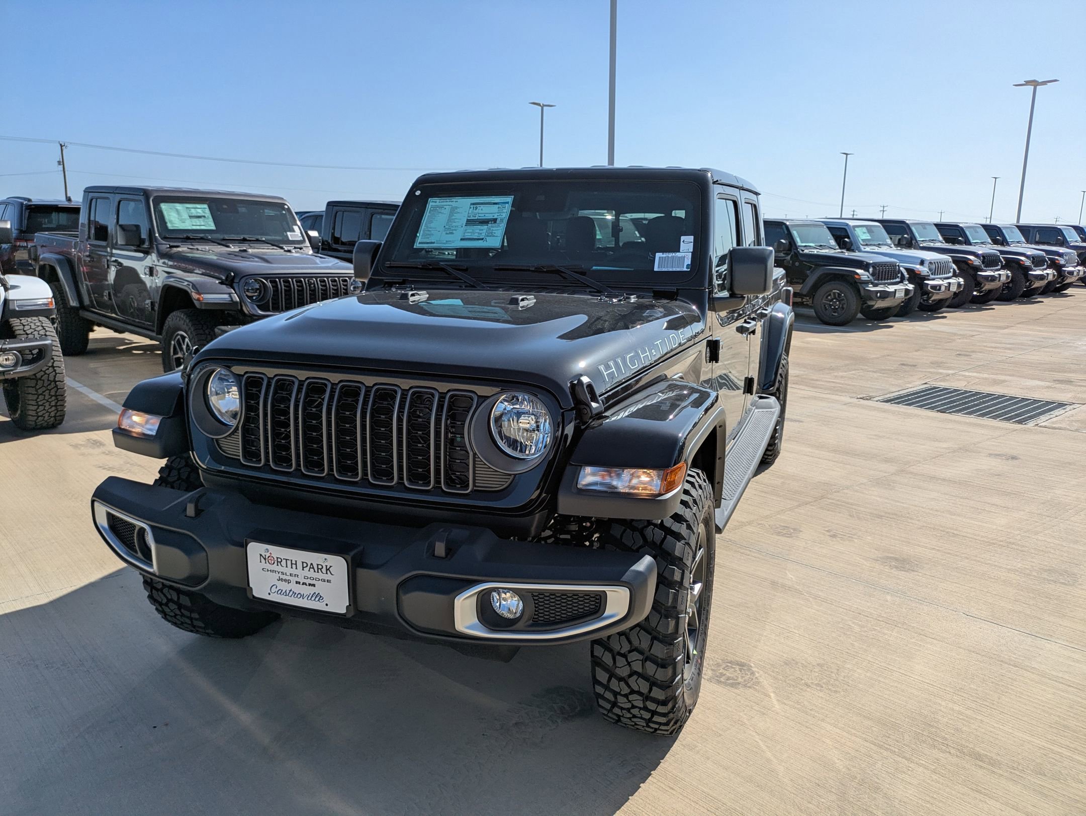 2025 Jeep Gladiator Sport photo 7