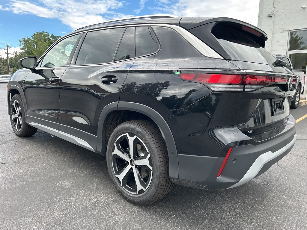 2025 Volkswagen Tiguan SE photo 2