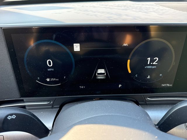 2024 Hyundai Kona SEL photo 3