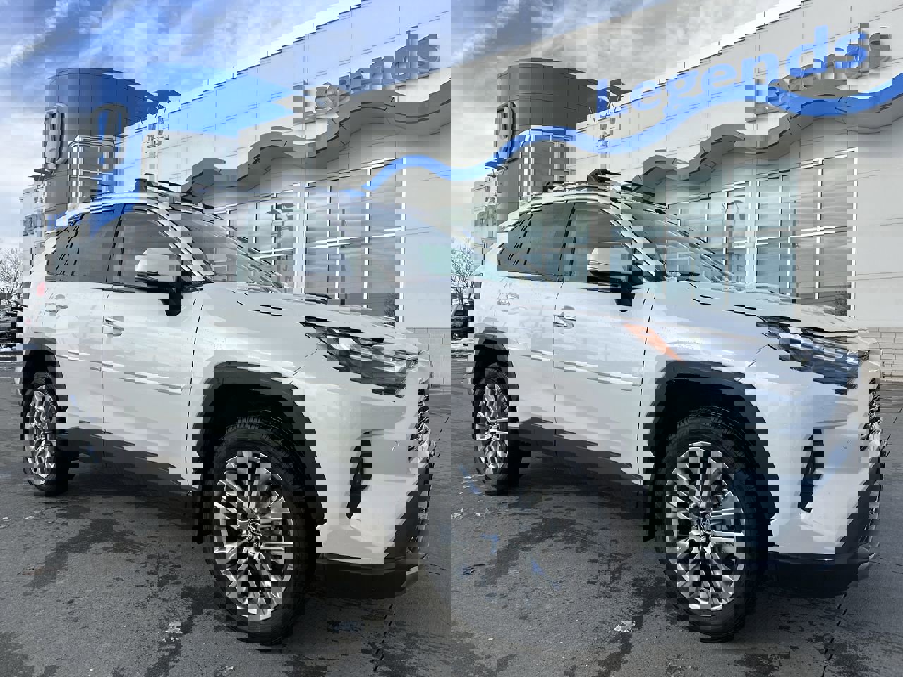 2022 Toyota RAV4 Limited's photo